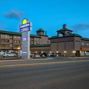 *** Hotel Days By Wyndham South Canadá
