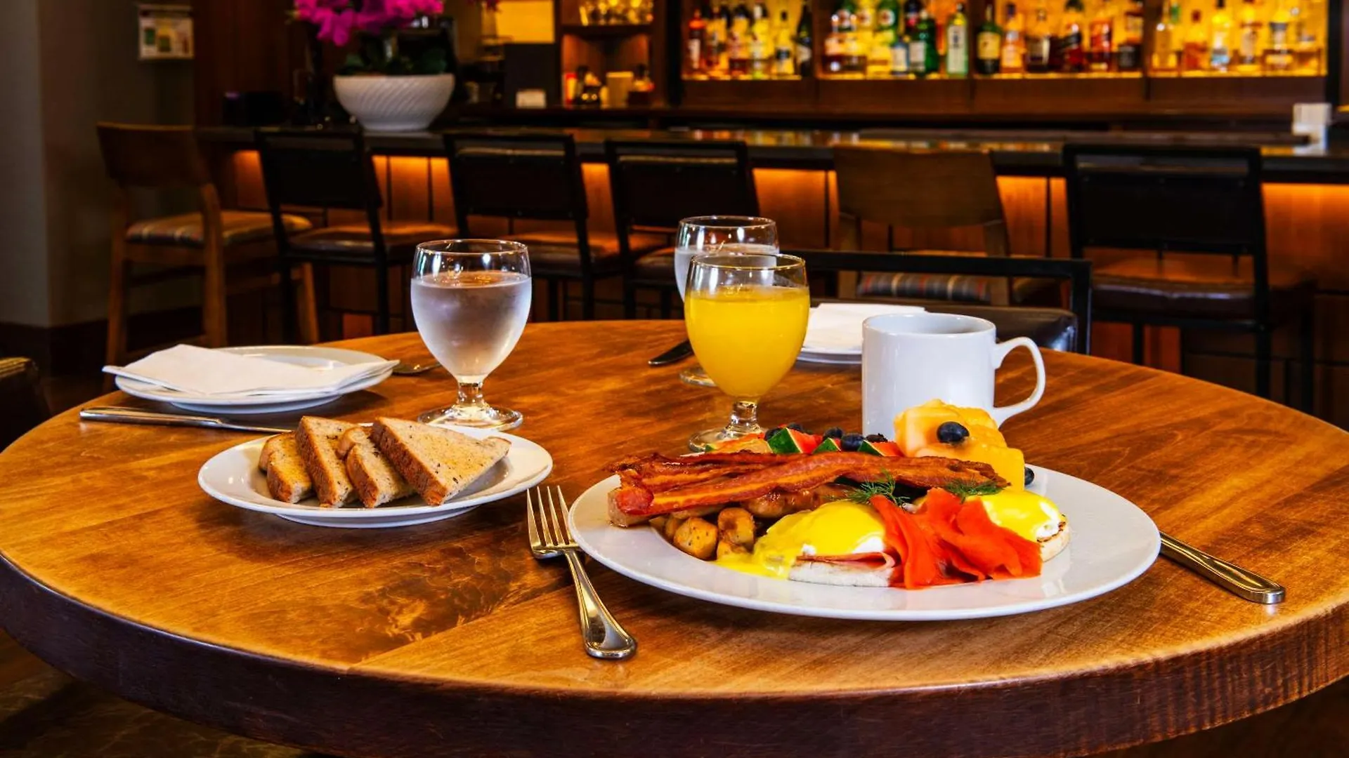 ***  Grand Park Hotel Vancouver Airport, Ascend Hotel Collection Richmond Canada