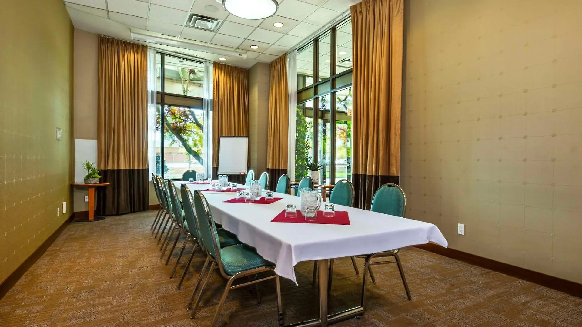 Grand Park Hotel Vancouver Airport, Ascend Hotel Collection Richmond