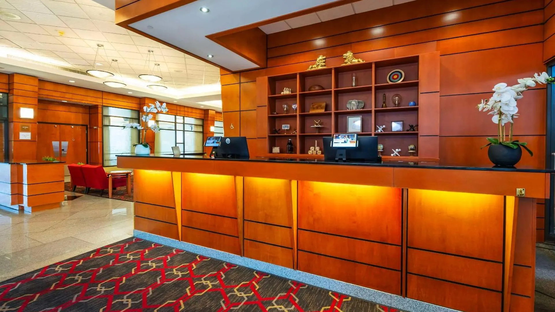 Grand Park Hotel Vancouver Airport, Ascend Hotel Collection Richmond 3*,